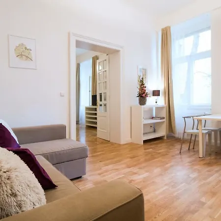 Cosy Julia Apartment *